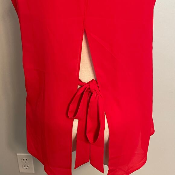 Express Women’s Tank Top Blouse Red V-Neck Tie Back Size Medium - Picture 5 of 5